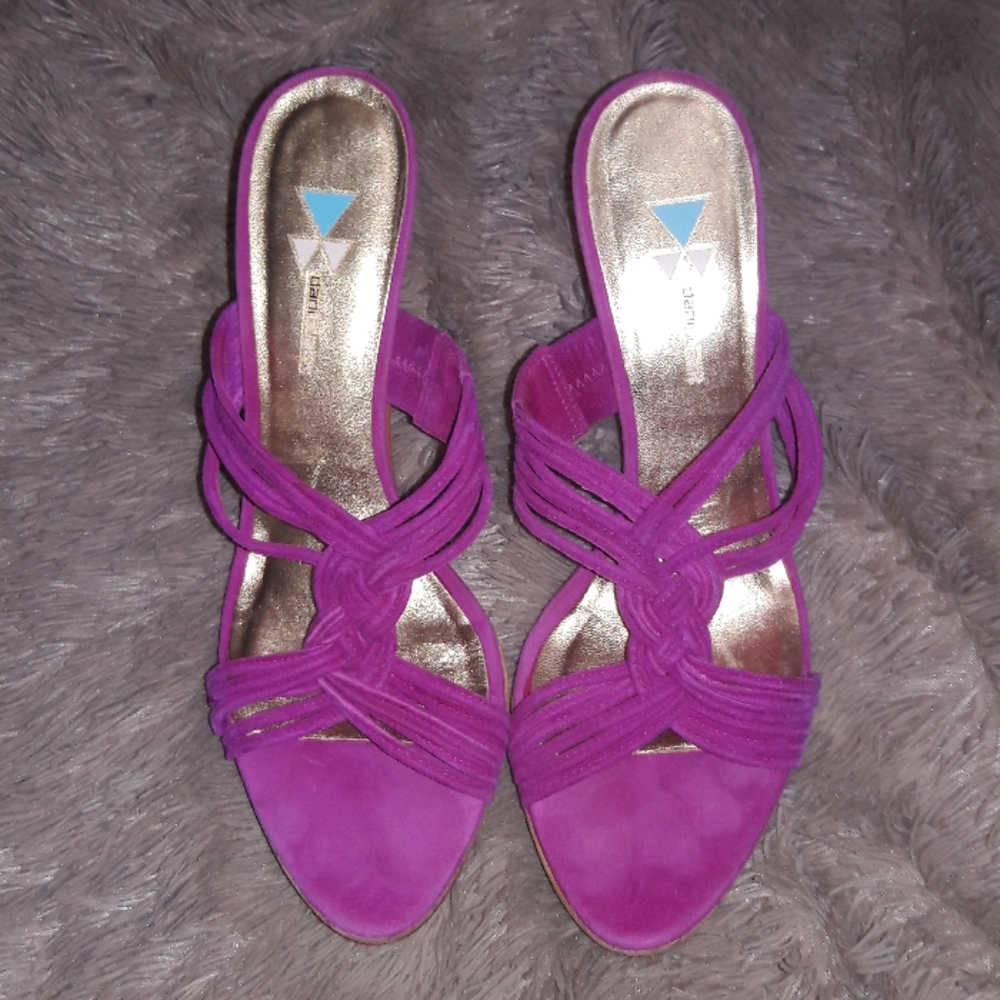 Hot pink suede daniblack heels